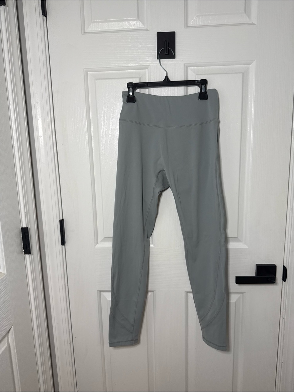 Alphalete High-Rise Performance Leggings in Light Sage Gray